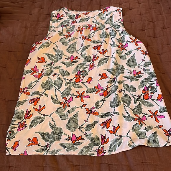 C&E tank top. Size M, New with tags - Picture 4 of 4